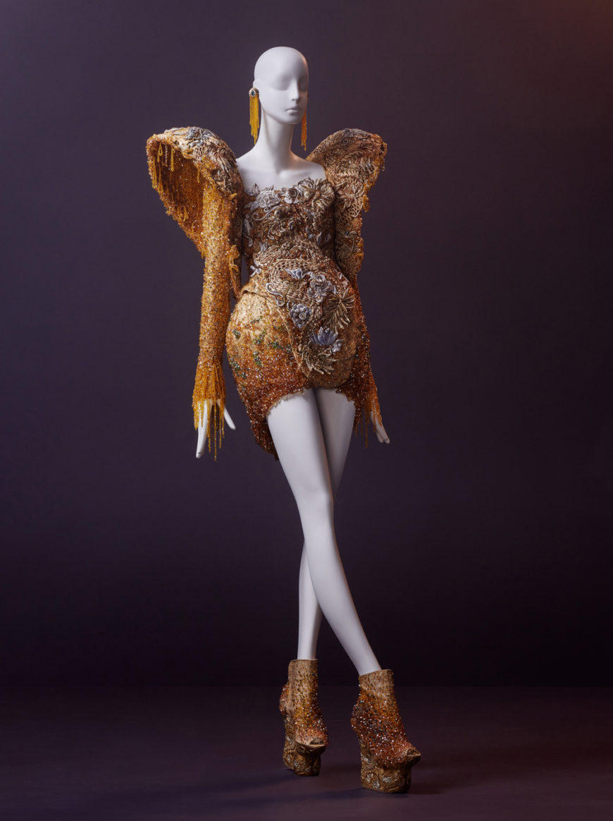 Couture Technique Meets Chinese Tradition at 'Guo Pei: Couture Beyond ...